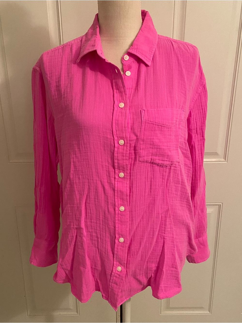 ✨NWT GAP Crinkle Gauze Button Down Shirt - Hot Pink